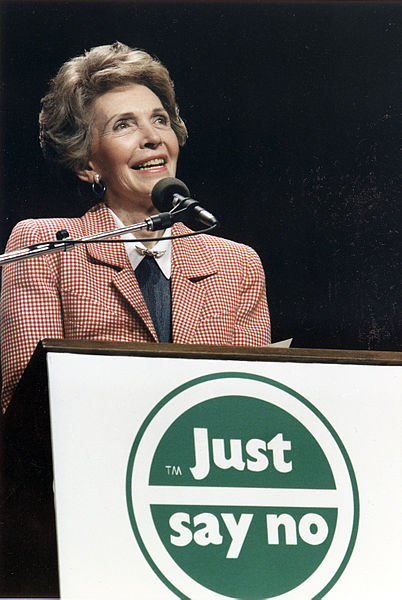 Photograph_of_Mrs._Reagan_speaking_at_a__Just_Say_No__Rally_in_Los_Angeles_-_NARA_-_198584 (1)